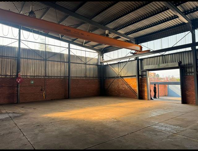 1,057M² WAREHOUSE TO LET IN PRETORIA WEST